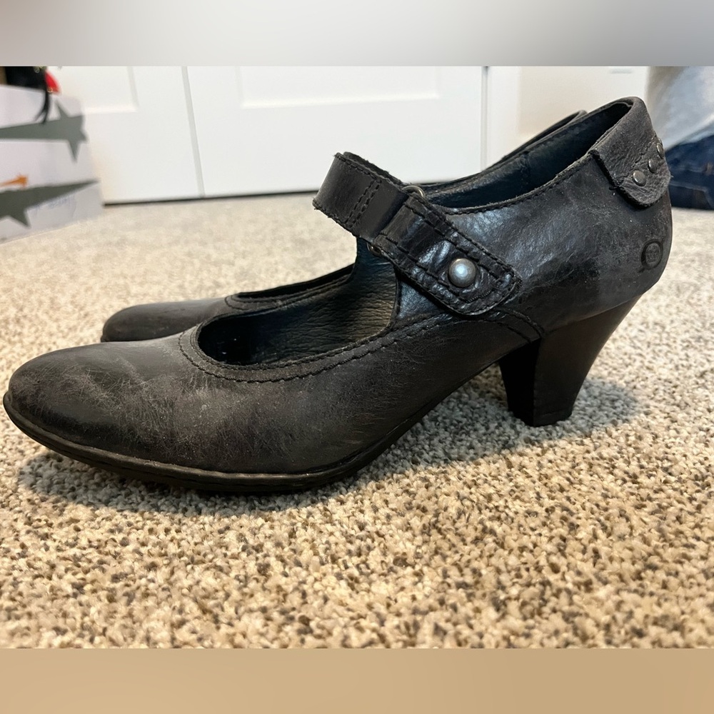 Women’s Black Born Leather Heels Size 9.5